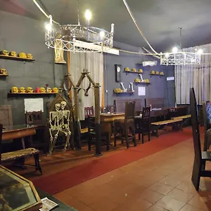 Hotel Transilvania, Pian del Voglio